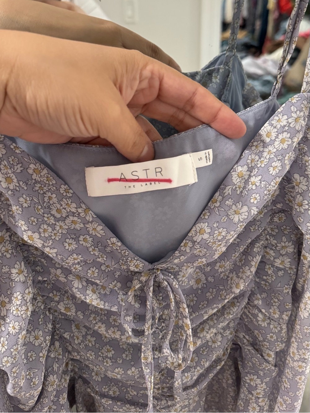 NWOT ASTR The Label Lavender Floral Off-Shoulder Ruched Top - Picture 3 of 4